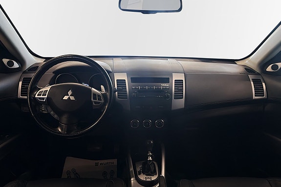 Mitsubishi Outlander 8 of 16