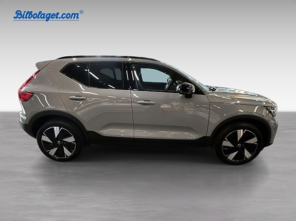 Volvo EX40 5 of 16