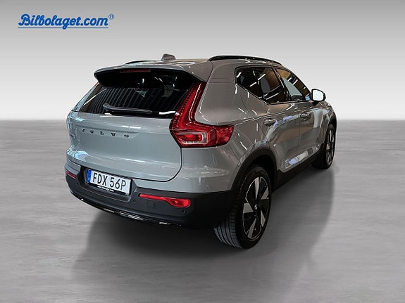 Volvo EX40 6 of 16
