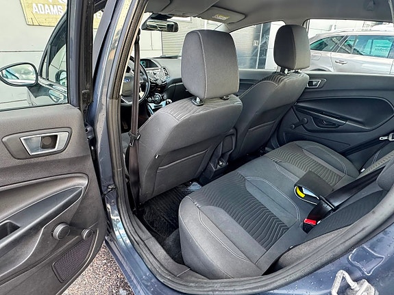 Ford Fiesta 12 of 12