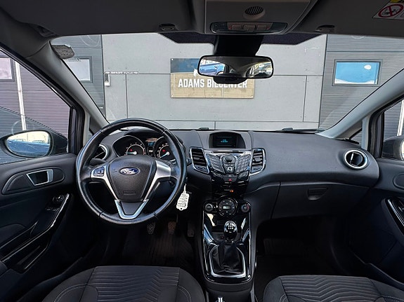 Ford Fiesta 8 of 12