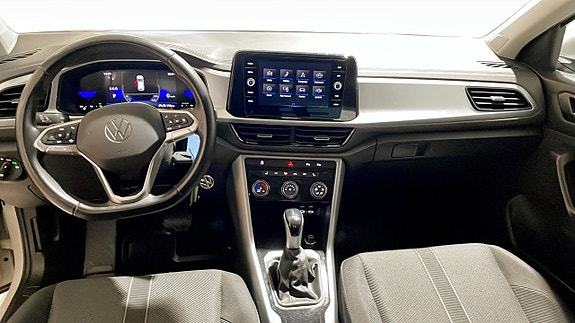 Volkswagen T-Roc 10 of 12