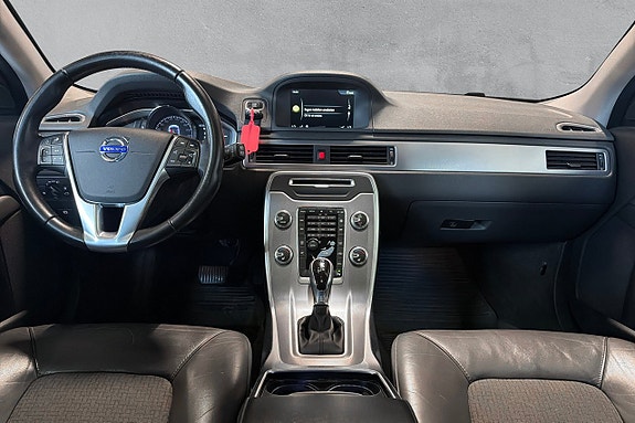 Volvo V70 12 of 16