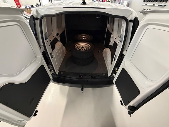 Volkswagen Caddy 19 of 23