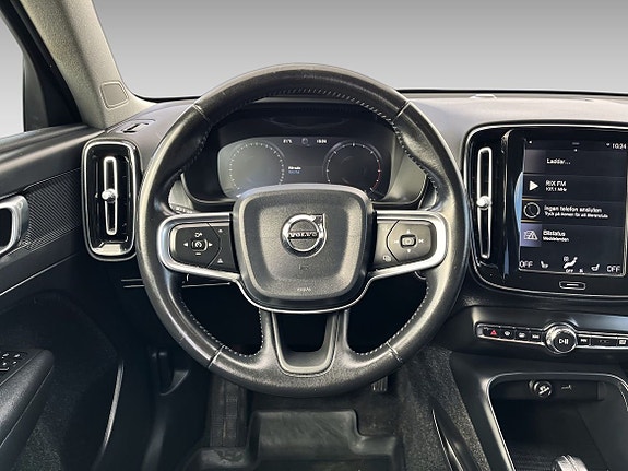 Volvo XC40 14 of 19