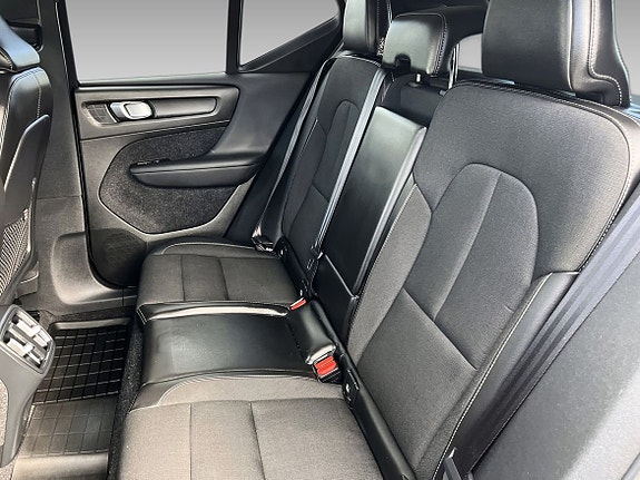 Volvo XC40 11 of 19