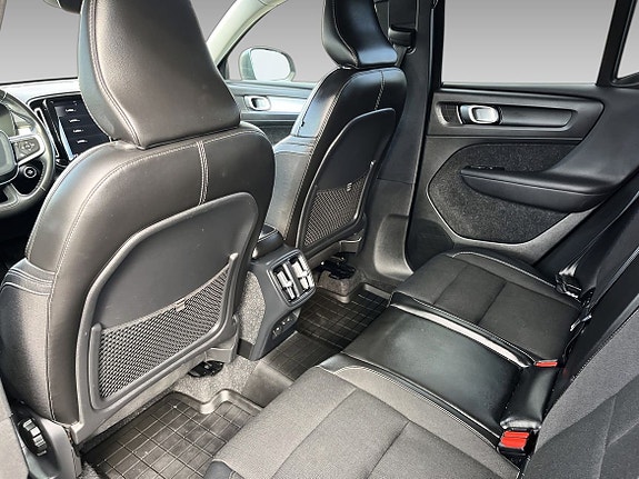 Volvo XC40 12 of 19