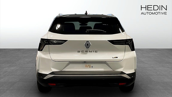 Renault Scenic E-Tech 7 of 12