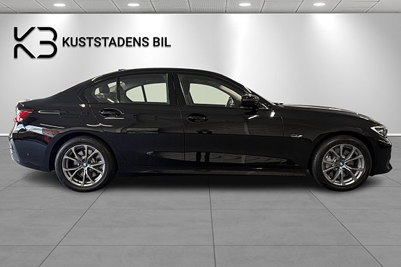 BMW 330e 2 of 26