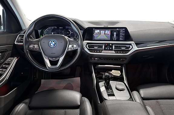 BMW 330e 13 of 26