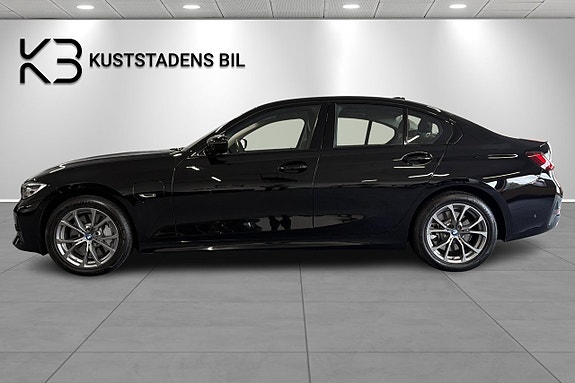 BMW 330e 6 of 26