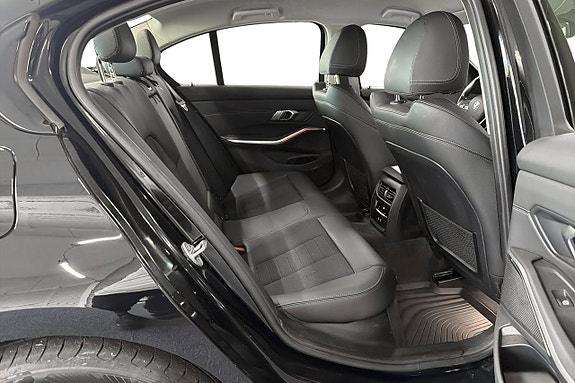BMW 330e 25 of 26