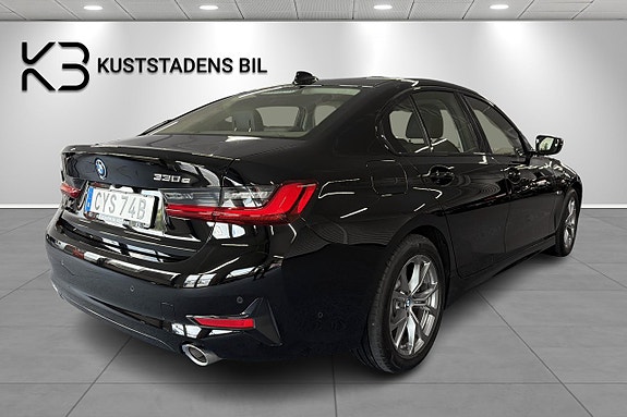 BMW 330e 3 of 26