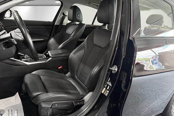 BMW 330e 12 of 26