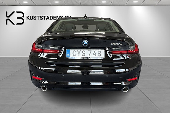 BMW 330e 4 of 26