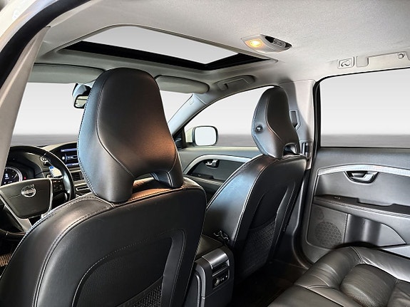 Volvo XC70 11 of 12