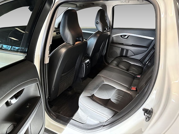 Volvo XC70 9 of 12