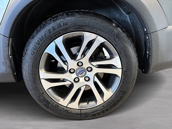 Volvo XC70 12 of 12