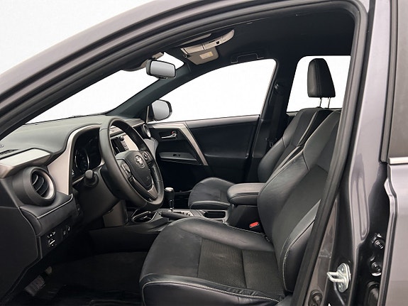 Toyota RAV4 14 of 28