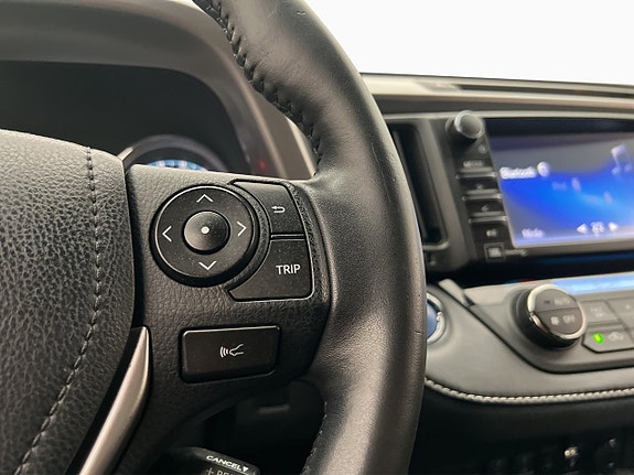Toyota RAV4 18 of 28