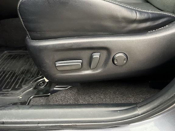 Toyota RAV4 13 of 28