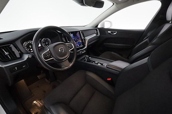 Volvo XC60 13 of 30