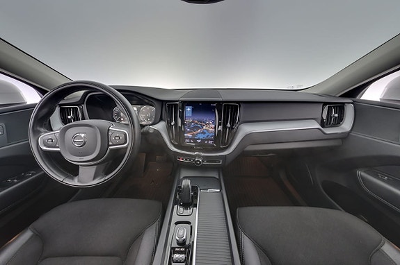 Volvo XC60 14 of 30