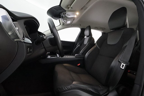 Volvo XC60 12 of 30
