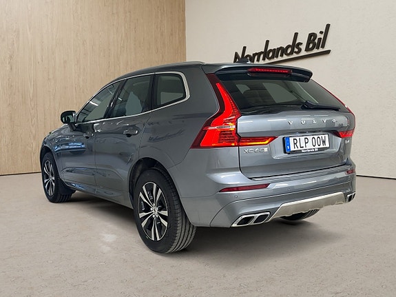 Volvo XC60 2 of 7