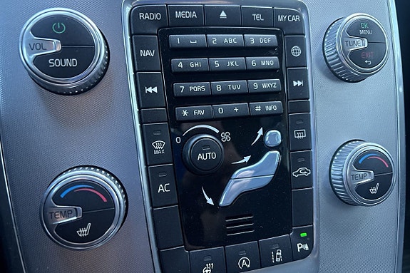 Volvo XC70 16 of 24