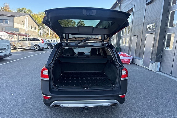 Volvo XC70 13 of 24