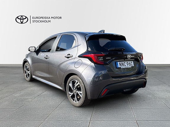 Toyota Yaris 3 of 11