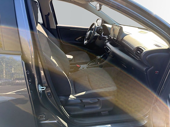 Toyota Yaris 7 of 11