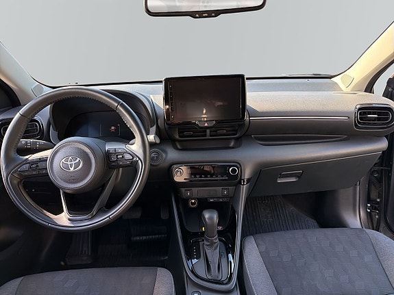 Toyota Yaris 9 of 11