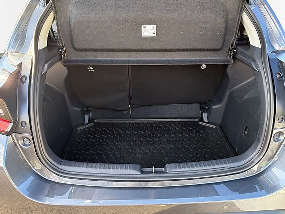 Toyota Yaris 11 of 11