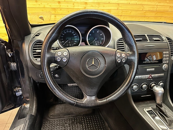 Mercedes-Benz SLK200 15 of 22