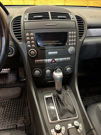 Mercedes-Benz SLK200 16 of 22