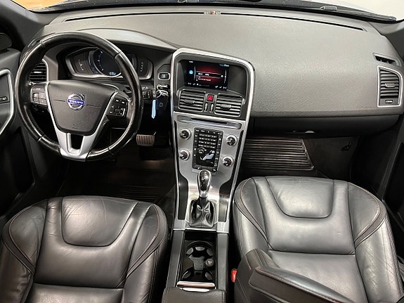 Volvo XC60 13 of 19