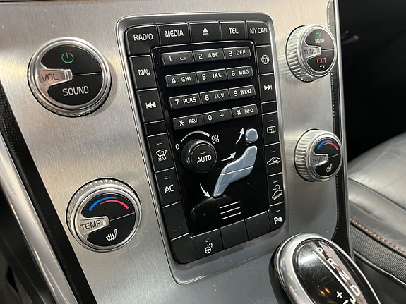 Volvo XC60 14 of 19