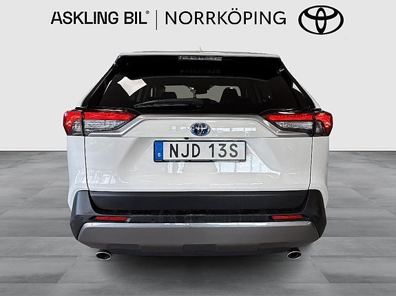 Toyota RAV4 5 of 11