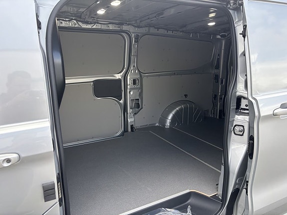 Volkswagen Transporter 8 of 13