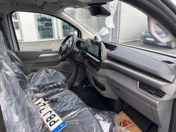 Volkswagen Transporter 2 of 13