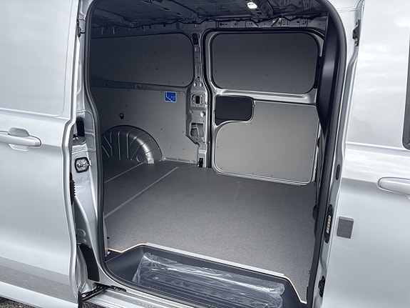 Volkswagen Transporter 3 of 13