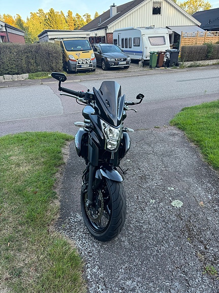 Kawasaki Ninja ER-6n 2 of 4