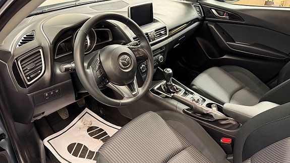 Mazda 3 8 of 16