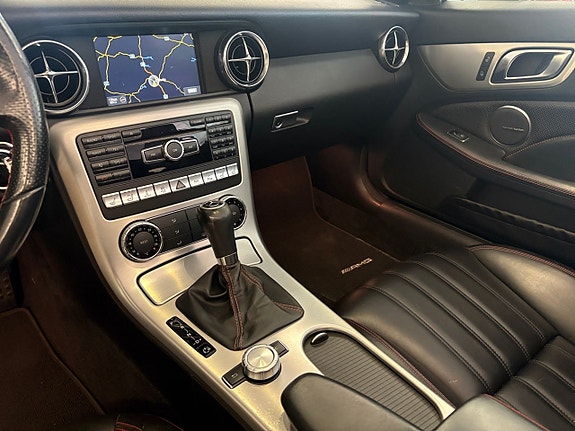 Mercedes-Benz SLK250 9 of 16