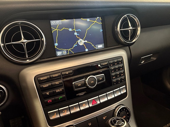 Mercedes-Benz SLK250 10 of 16