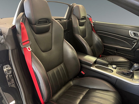 Mercedes-Benz SLK250 8 of 16