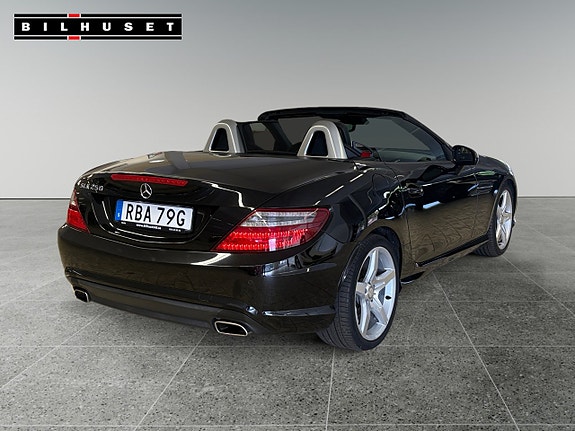 Mercedes-Benz SLK250 4 of 16