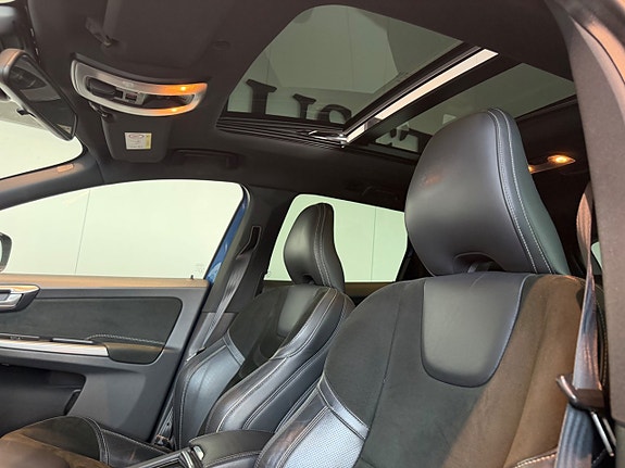 Volvo XC60 8 of 12